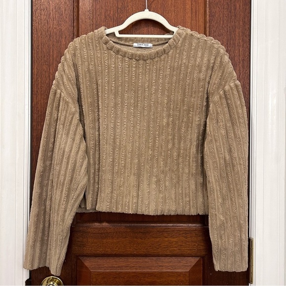Zara Sweaters - Zara Trafaluc Fuzzy Pullover Terry Cropped Sweater in Camel / Tan - Size Medium
